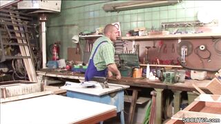 Tochter Bekommt Ihren Ersten Fick Vom Stief-vater