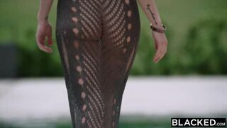 Blacked Gorgeous Model Can't Resist Her Photographer's Bbc