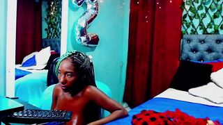 Sara_greyx (10/13/2021) posing on webcam