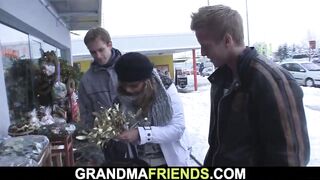 Picked Up Woman Sucks And Rides At Same Time