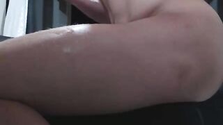 johnnycastle_sex plays with his hole