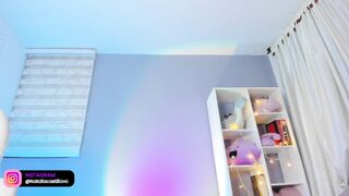 missvaleri naked cam chat - (10-24-2021)