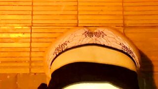 Gode Così Tanto Mentre Lo Succhio In Stazione Che Sborra Appena Mi Scopa!