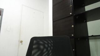 Alisonsroom erotic chat 12/14/2021