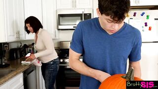 Bratty Sis - Step Brother Fucks Step Sister Right Next To Mom! S3:e11