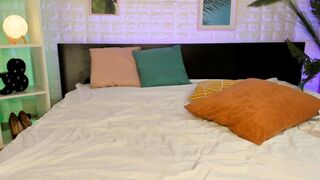 W0wgirls chat erotic video 11-Feb-2022