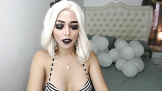 Janecomander (03/18/2022) on live cam