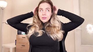 Screenshot from sexybarbi's live webcam sex show video