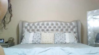 Screenshot from sensual_paradise_'s live webcam sex show video