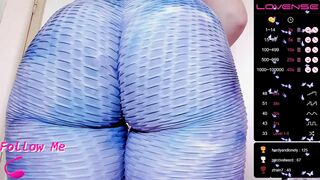 Screenshot from raissa_sky26's live webcam sex show video