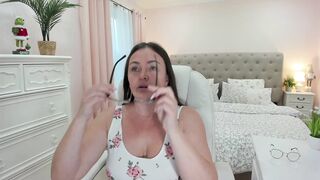 Vika7333 recent chaturbate porn video 28 November 2022
