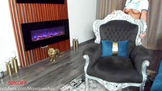 Moniqueeass amateur cam show 19 December 2022