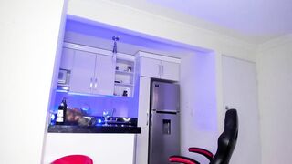 mollyybloom 24-Dec-22 cam sex