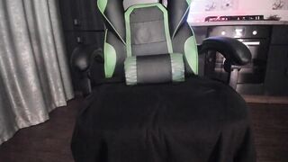 Screenshot from konfetochka77's live webcam sex show video