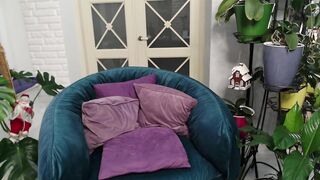 Screenshot from clara_bendover's live webcam sex show video