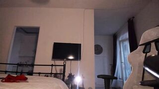 Bestzoeyever webcam (12-26-2022)