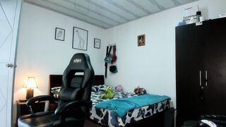 Screenshot from sexy_dollx1's live webcam sex show video