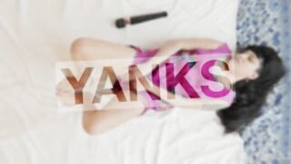 Sexy Yanks Holly Blaze Stroking