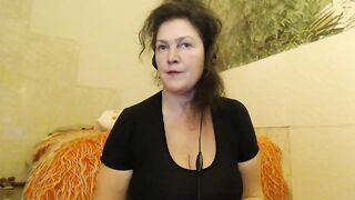 Screenshot from cougarcofee's live webcam sex show video