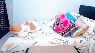 karitto__2 posing on cam (02/14/2023)