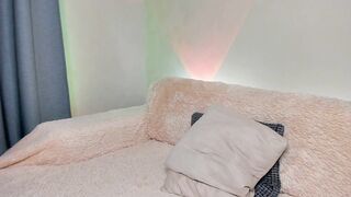 Urblonde001 (02-16-2023) Posing On Cam