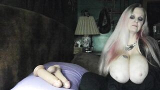 lillyth 26-Feb-2023 webcam