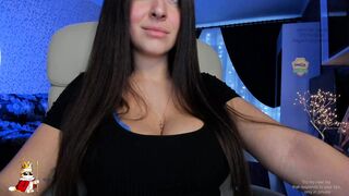 Victorias_world (03/19/2023) Webcam