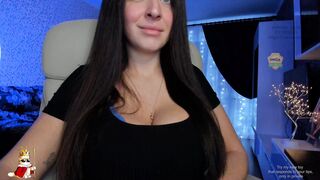 Victorias_world (03/19/2023) Webcam