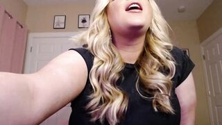 Screenshot from kellynicolexoxo's live webcam sex show video