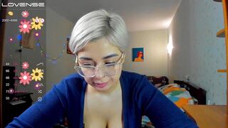 000zabava000 03/22/2023 posing on cam