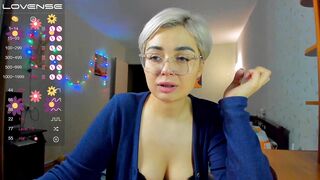 000zabava000 03/22/2023 posing on cam