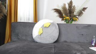 Crazzygirll Posing On Webcam (04-18-2023)