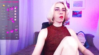 Screenshot from silverfoxxxxy's live webcam sex show video