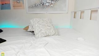 me__ow Chaturbate nude cam - (04-20-2023)