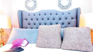 sophie_curves_ webcam chat (04/26/2023)