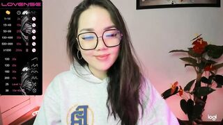 Azure_moon 27-Apr-23 Porn Cam