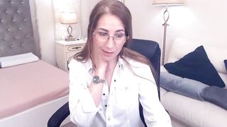 Screenshot from foxy_ramona's live webcam sex show video