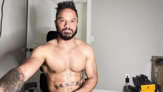 Screenshot from virus_of_life's live webcam sex show video