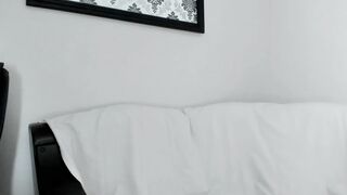 Screenshot from dyanne18's live webcam sex show video