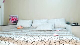 Starfoxxxy1 chat sex cam 13 July 2023