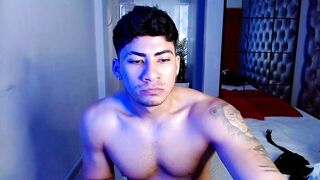 Screenshot from xhottoyszonex's live webcam sex show video