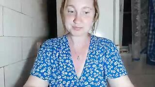 Screenshot from ollydoll's live webcam sex show video
