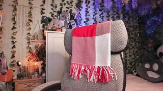 kellyasian posing on cam (08-04-2023)