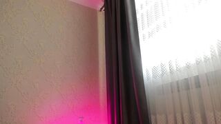 Jessicagoold (09-27-2023) posing on webcam