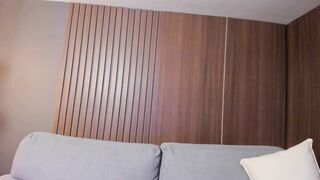 Screenshot from milaowens's live webcam sex show video