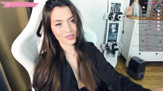 Elenalooove 31 October 2023 Cam