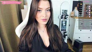 Elenalooove 31 October 2023 Cam