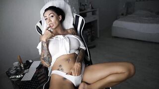 Evelyne92 (07/22/2020) Posing On Webcam