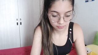 nahomi_cutee on live cam (10-06-2020)