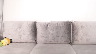 Amelie_xxxx (10/12/2020) posing on webcam